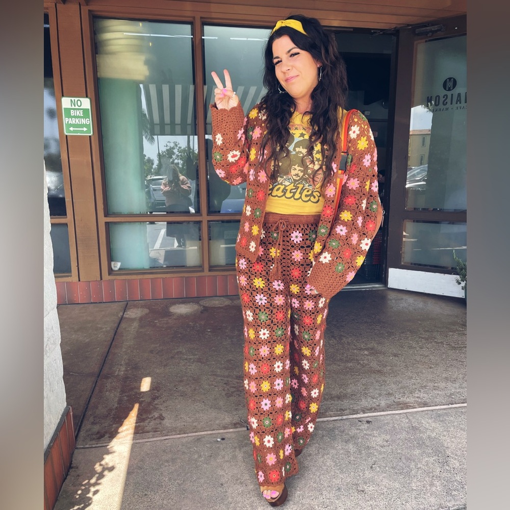 Vintage Brown Floral Crochet Sweater Set - Picture 16 of 16